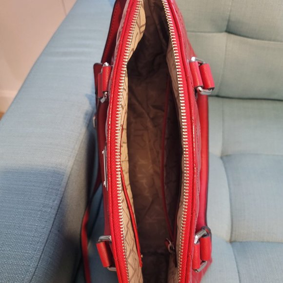 Red leather bag - Picture 2 of 3